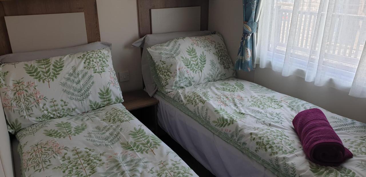 Lakeside Cotswold Holiday Home Cirencester Dış mekan fotoğraf