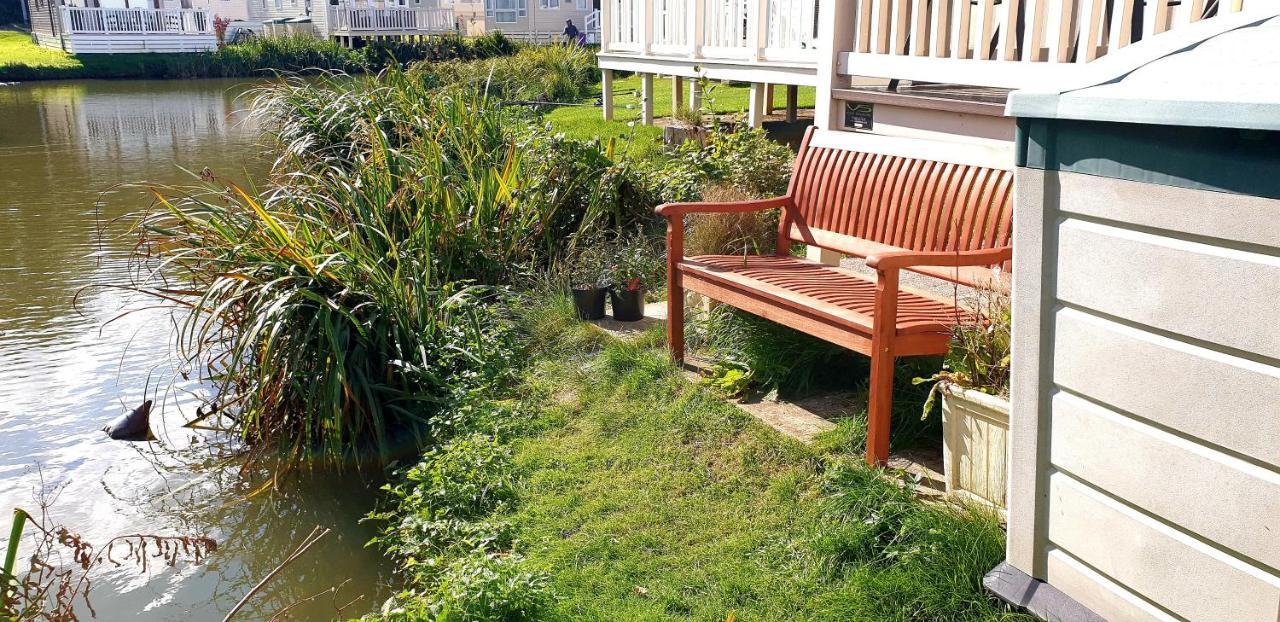 Lakeside Cotswold Holiday Home Cirencester Dış mekan fotoğraf