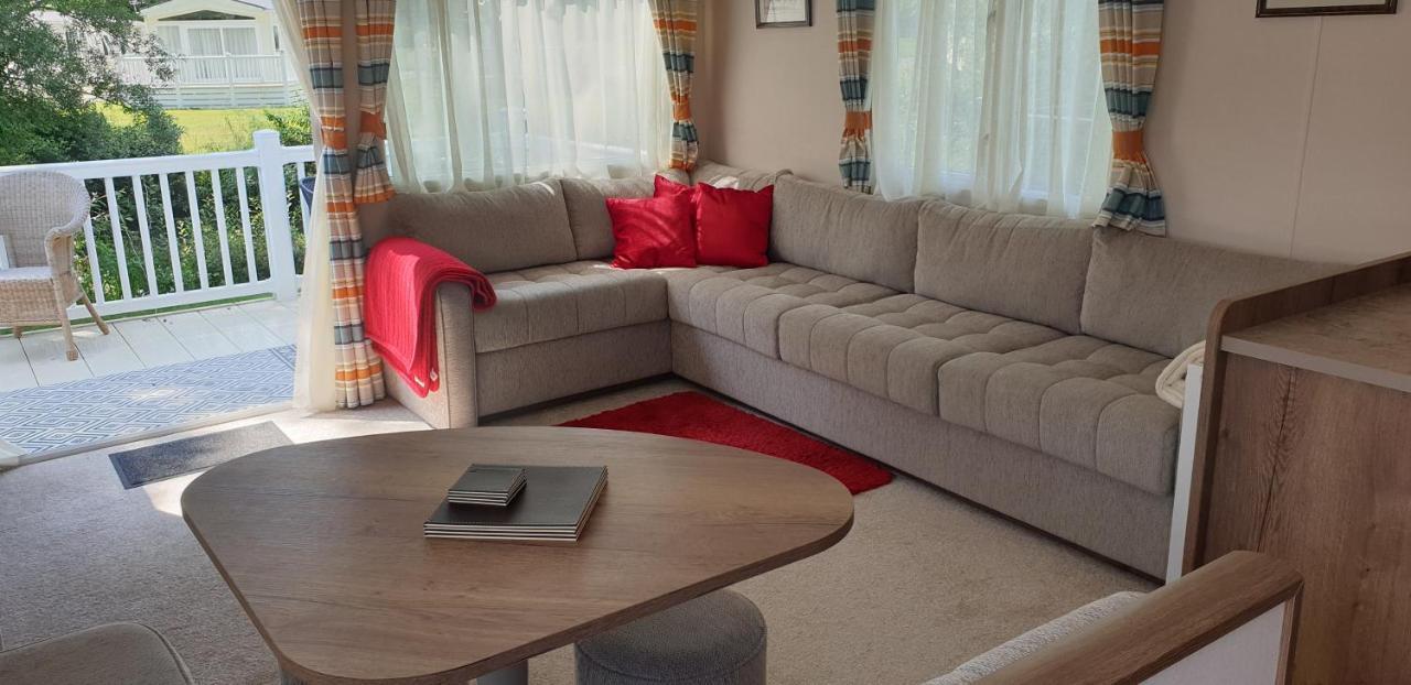 Lakeside Cotswold Holiday Home Cirencester Dış mekan fotoğraf