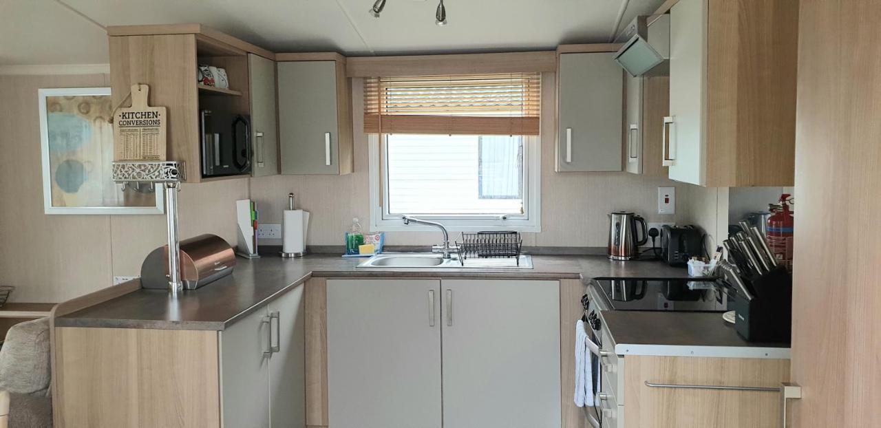 Lakeside Cotswold Holiday Home Cirencester Dış mekan fotoğraf