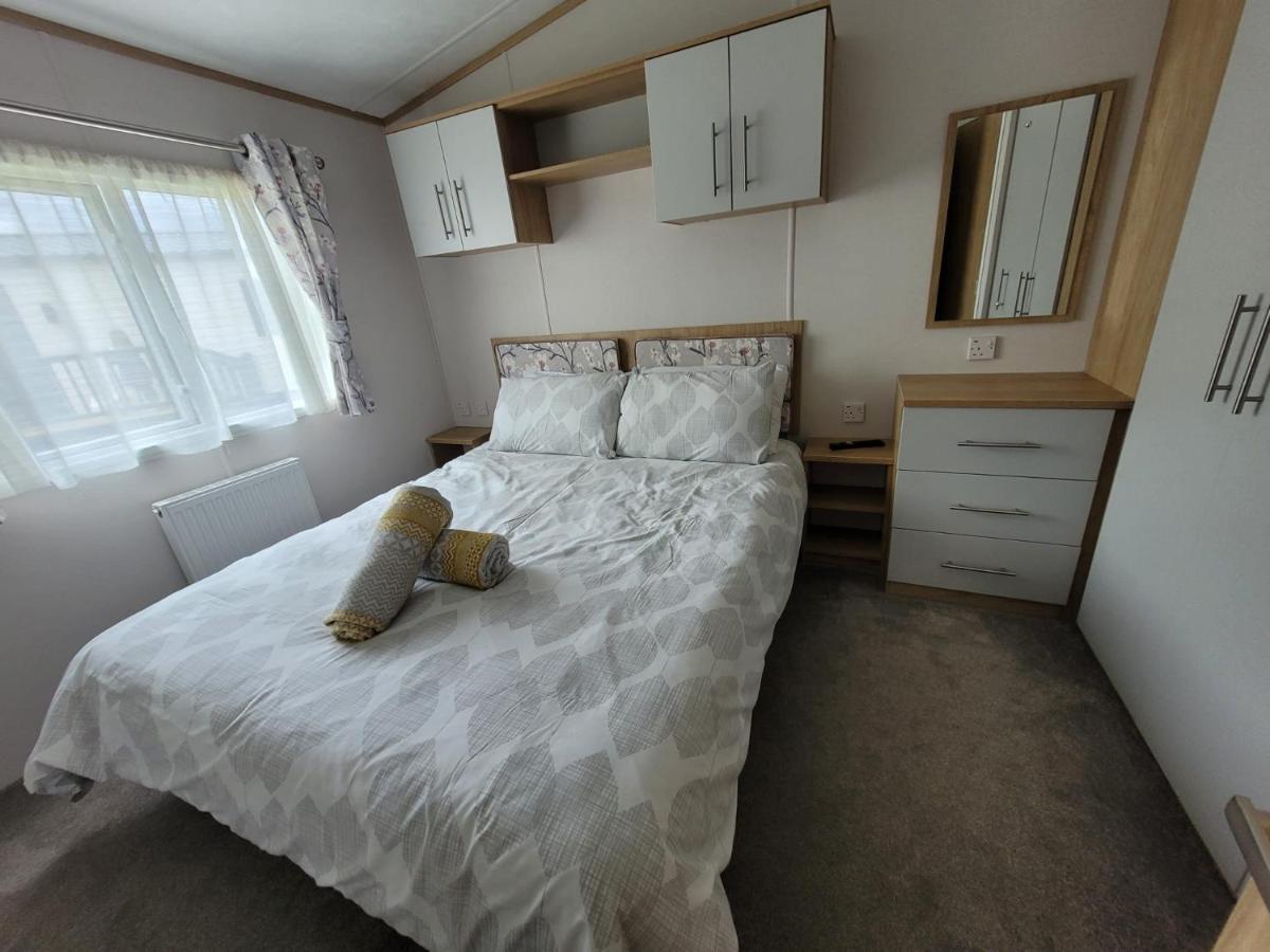 Lakeside Cotswold Holiday Home Cirencester Dış mekan fotoğraf
