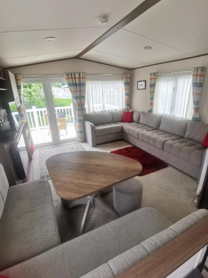 Lakeside Cotswold Holiday Home Cirencester Dış mekan fotoğraf