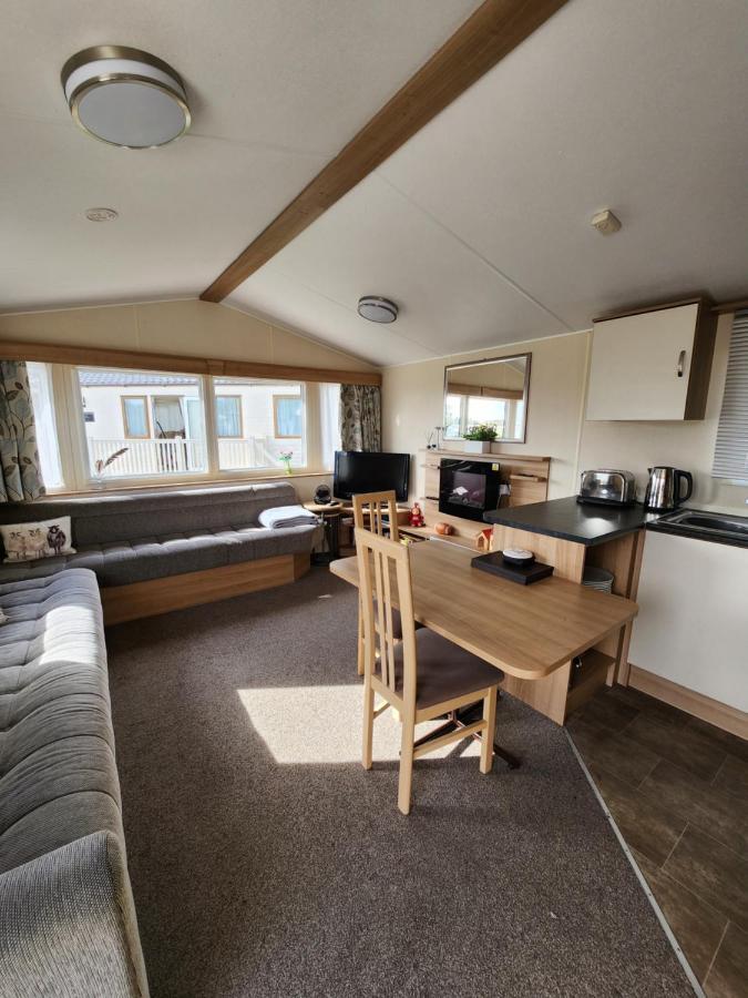 Lakeside Cotswold Holiday Home Cirencester Dış mekan fotoğraf