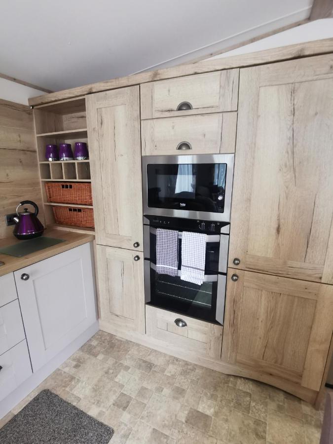 Lakeside Cotswold Holiday Home Cirencester Dış mekan fotoğraf