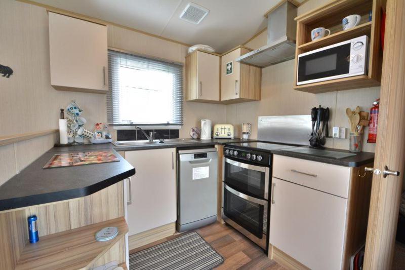 Lakeside Cotswold Holiday Home Cirencester Dış mekan fotoğraf