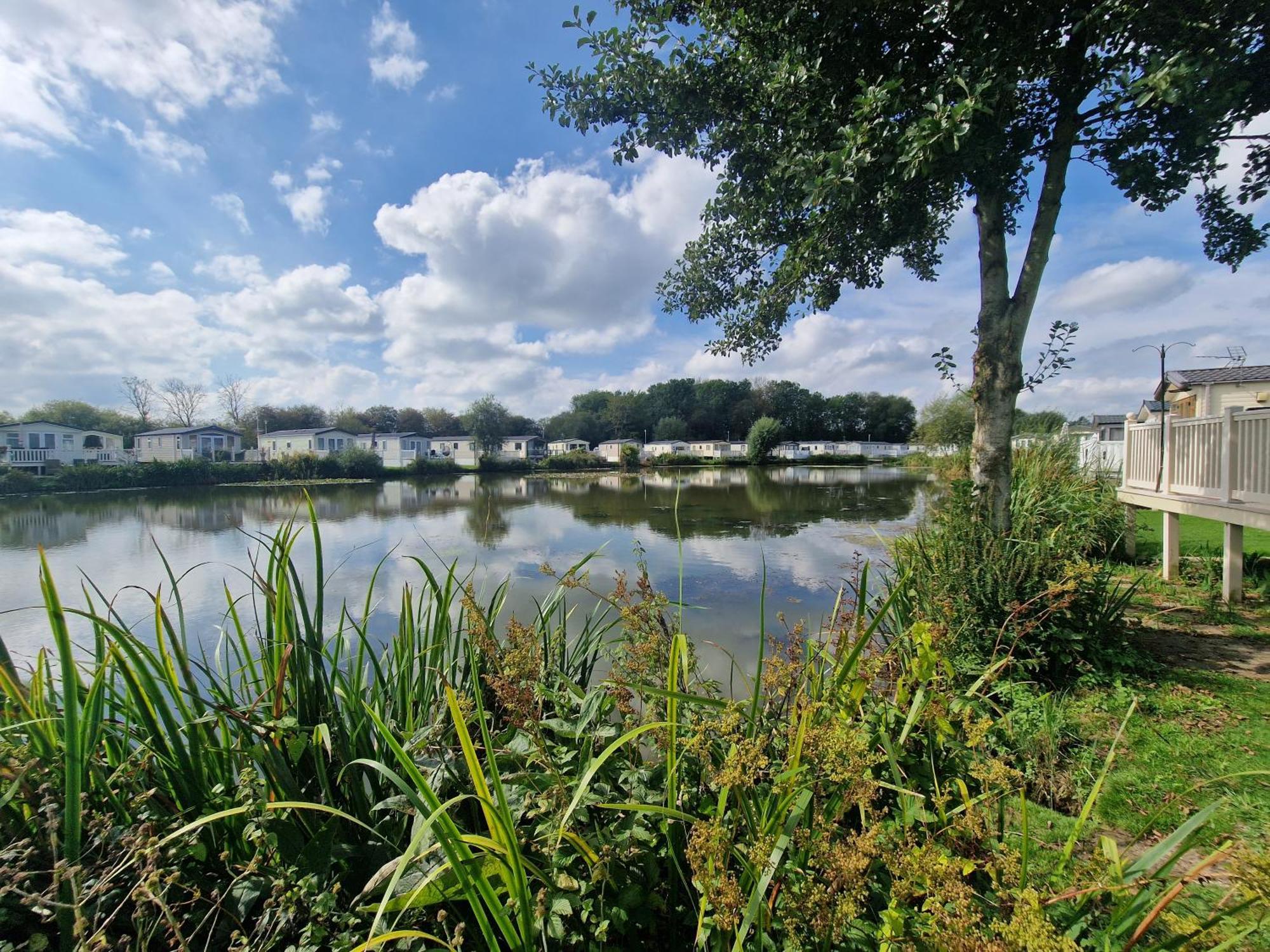 Lakeside Cotswold Holiday Home Cirencester Dış mekan fotoğraf