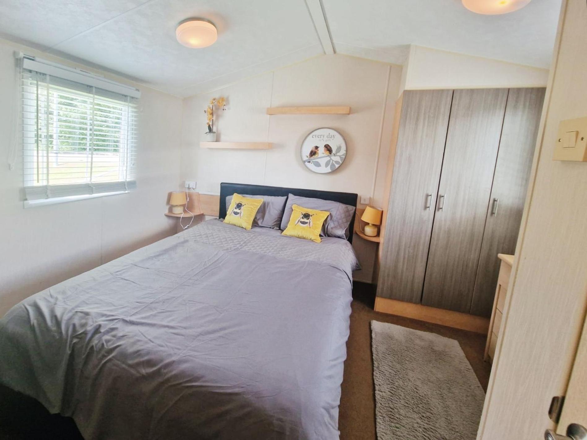 Lakeside Cotswold Holiday Home Cirencester Dış mekan fotoğraf