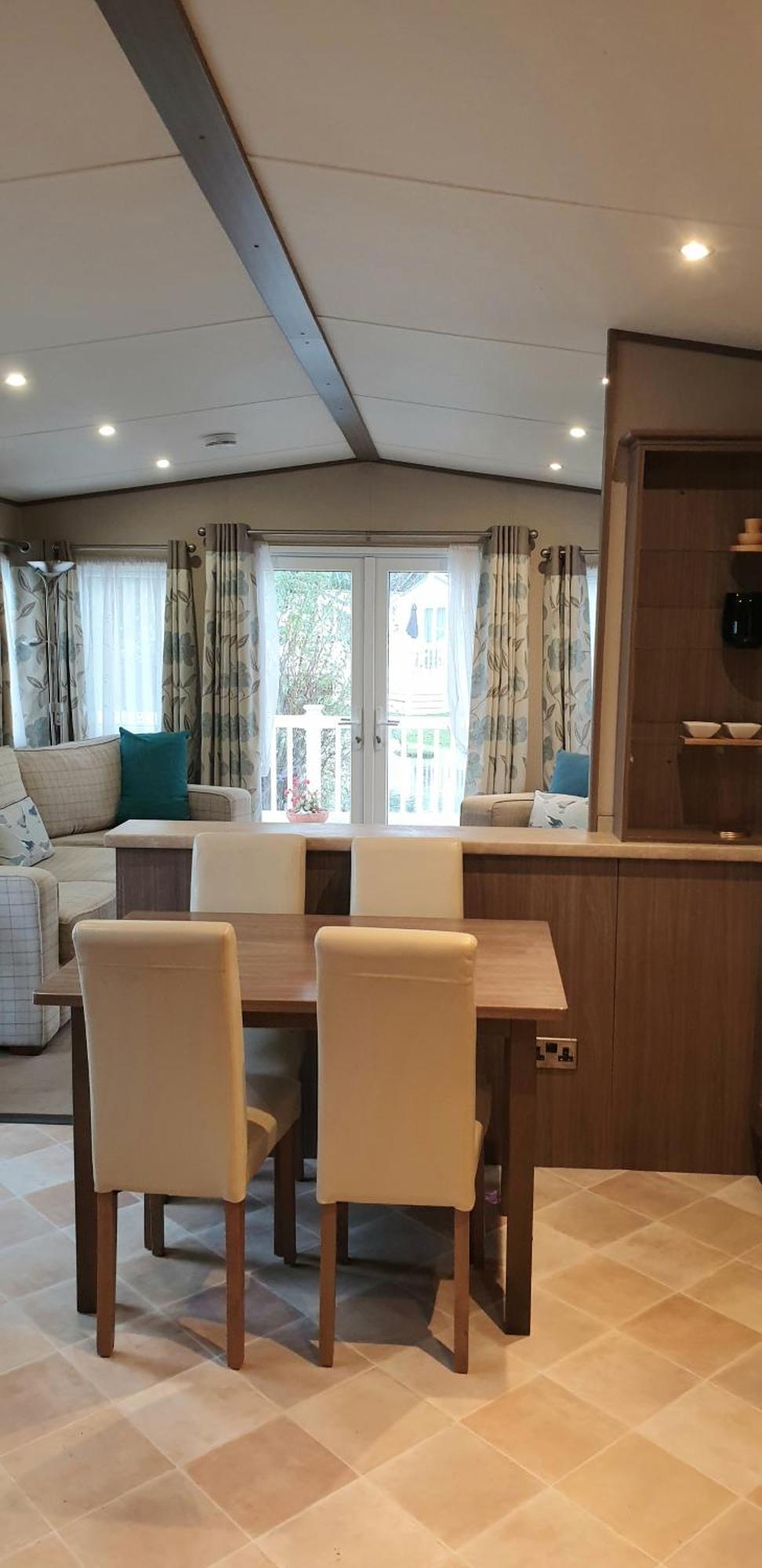 Lakeside Cotswold Holiday Home Cirencester Oda fotoğraf