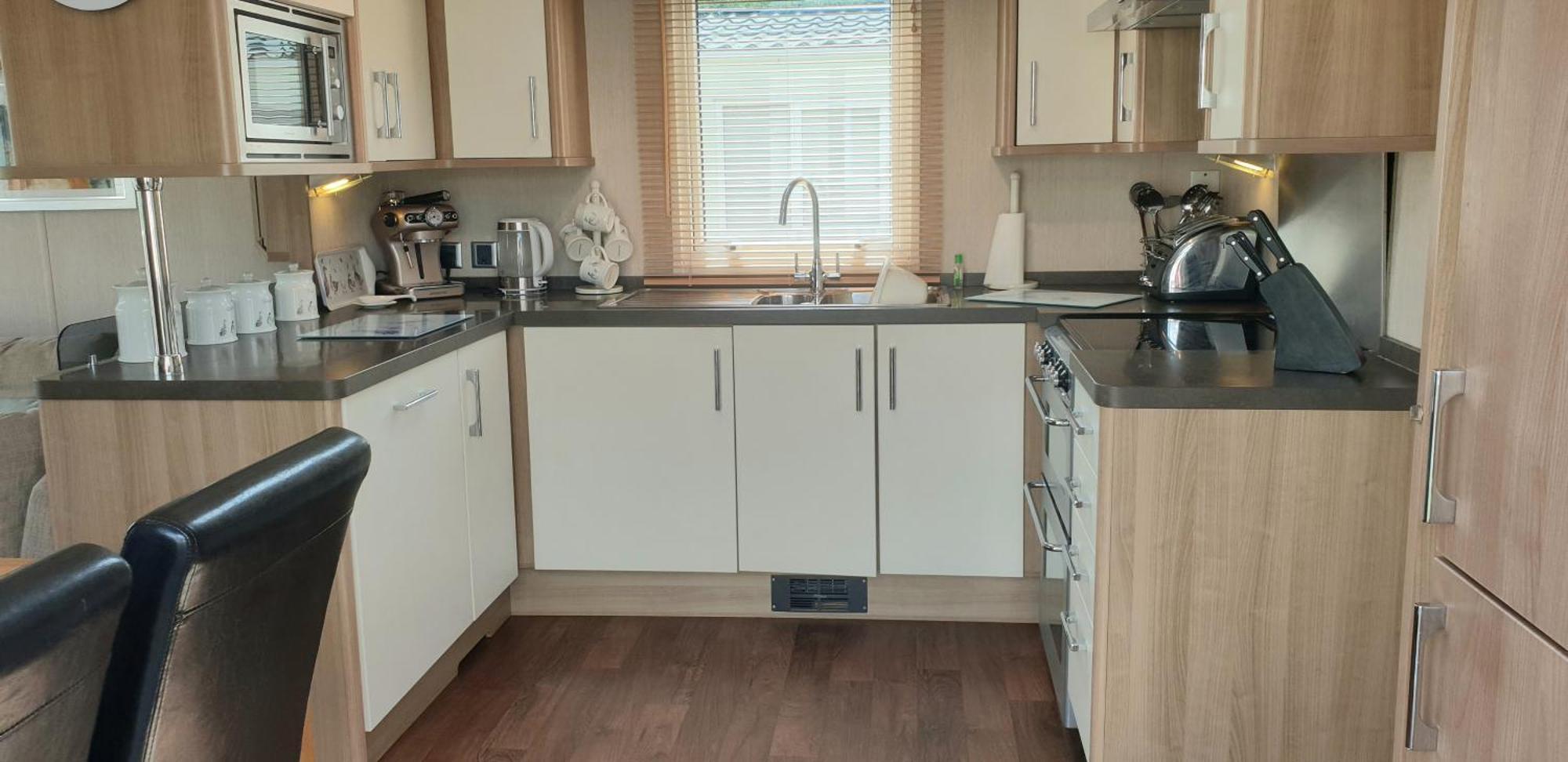 Lakeside Cotswold Holiday Home Cirencester Oda fotoğraf