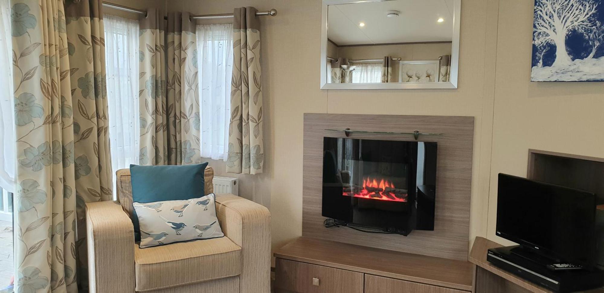 Lakeside Cotswold Holiday Home Cirencester Oda fotoğraf