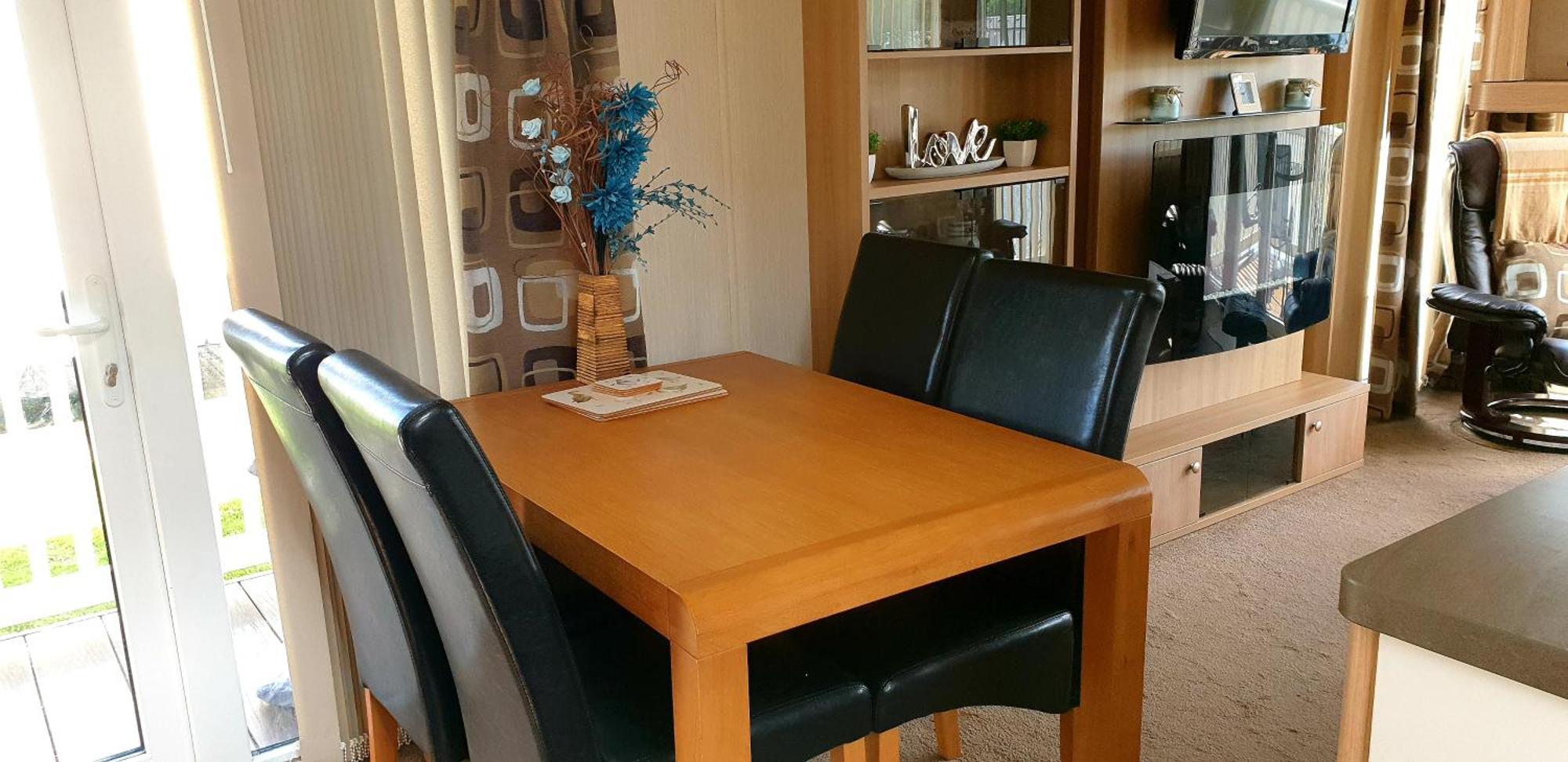 Lakeside Cotswold Holiday Home Cirencester Oda fotoğraf